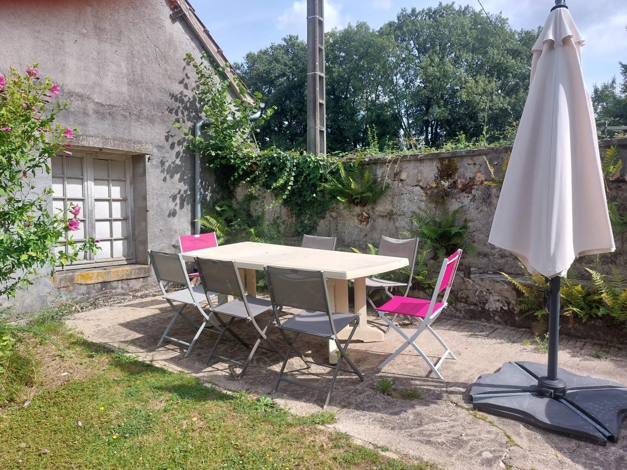 Les Anniquins Villa Ivoy-le-Pré Exteriör bild